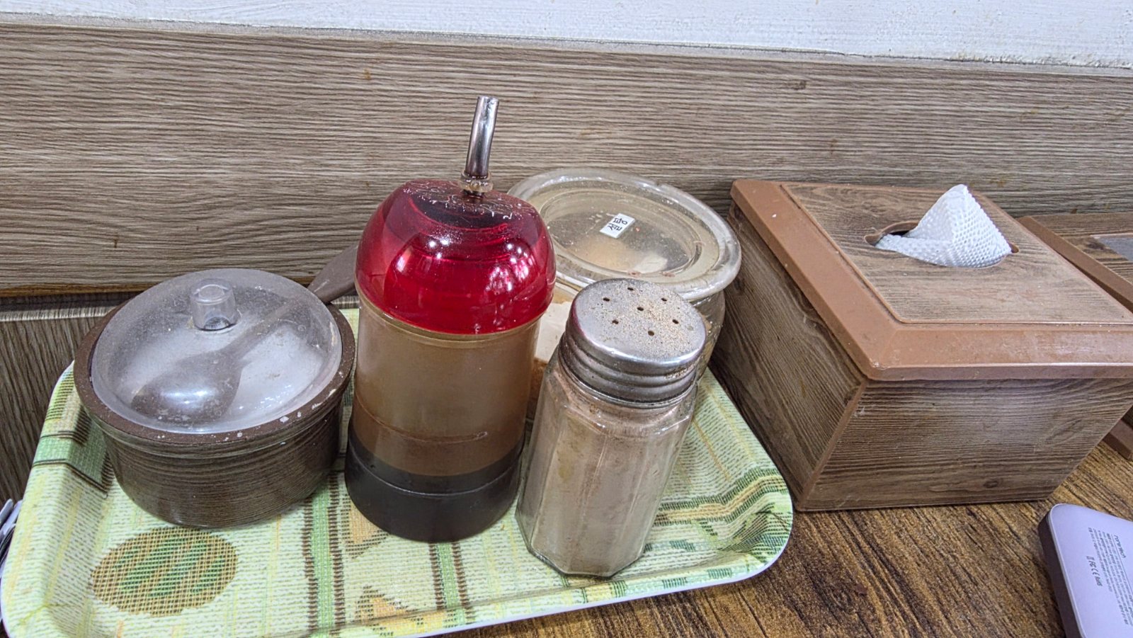 Seasoning containers on the table