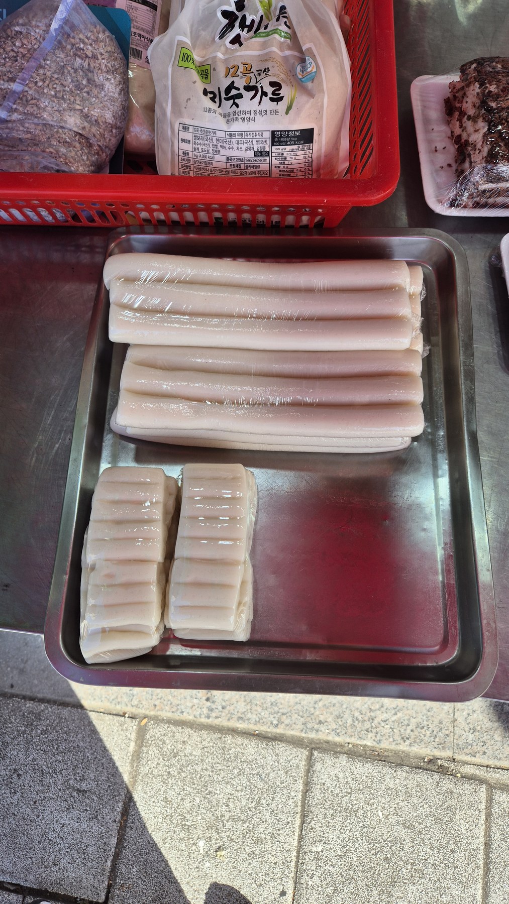 Garaetteok and jeolpyeon rice cakes