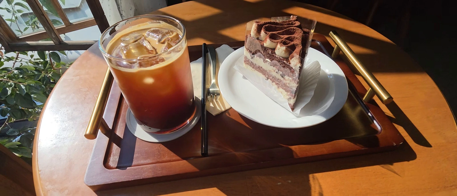 Cake and iced americano