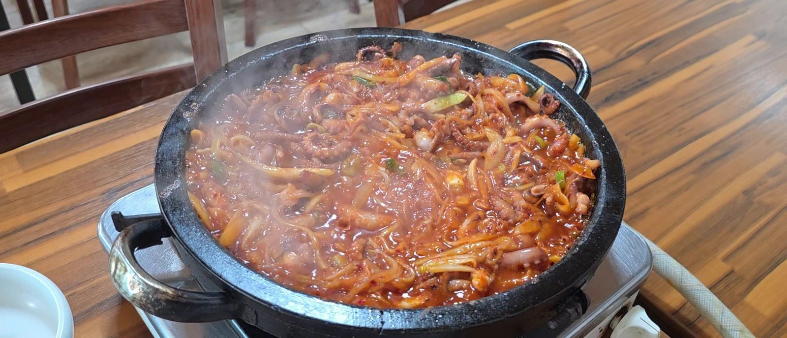 Spicy stir-fried octopus